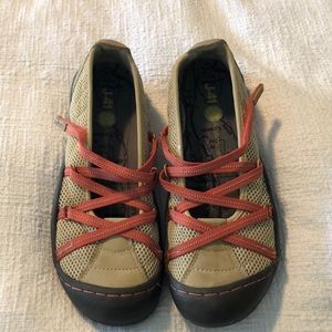 J41 Adventure women’s shoes